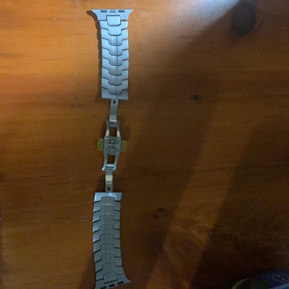 Men’s I Phone Watch Band ! Very Nice ! 6 inches in length - Picture 2 of 3